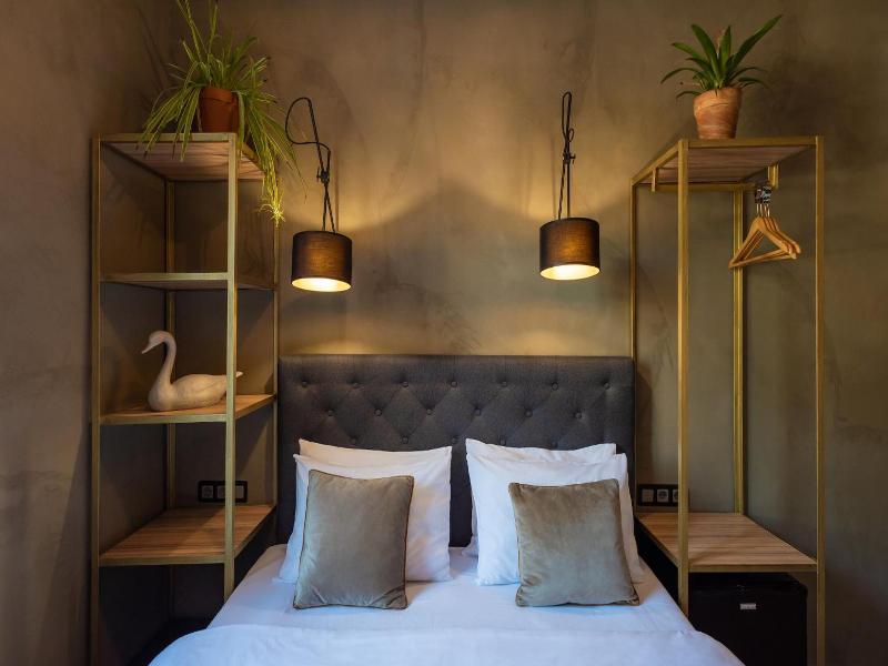 SleepWell Apartments image