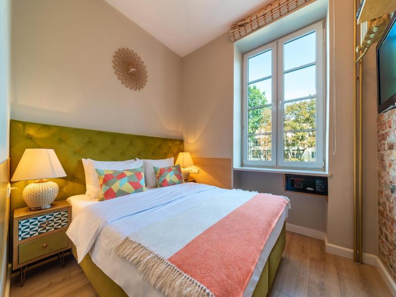 SleepWell Apartments image