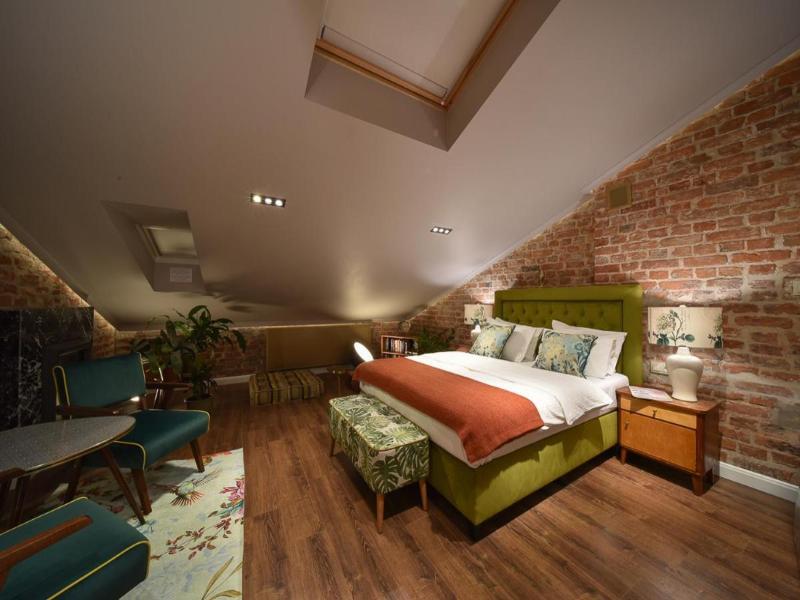 SleepWell Apartments image