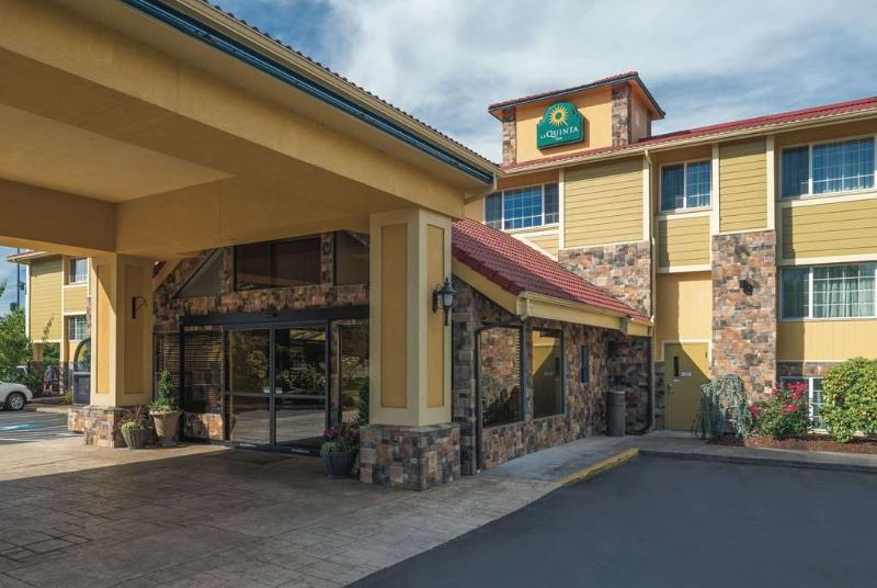 Best Western Plus Parkway Inn image