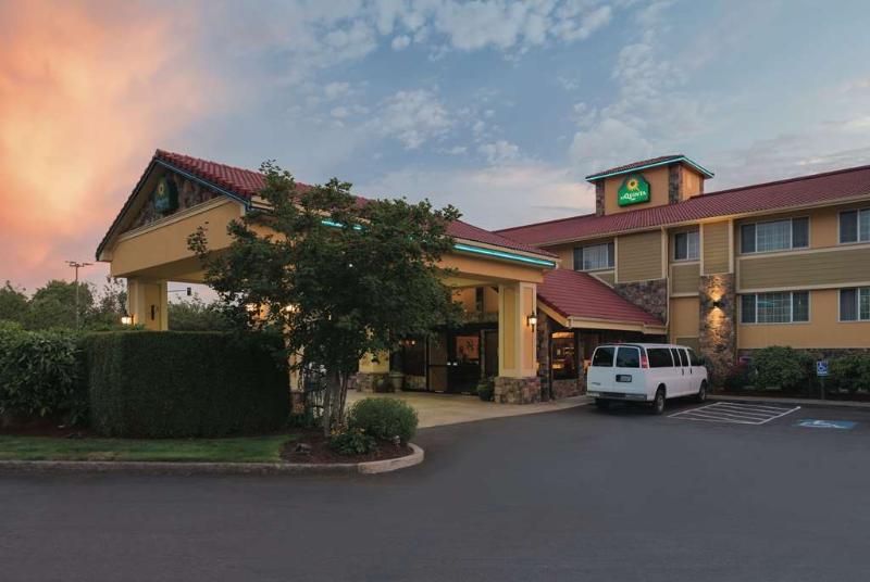 Best Western Plus Parkway Inn image