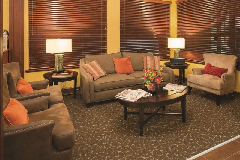 Best Western Plus Parkway Inn image