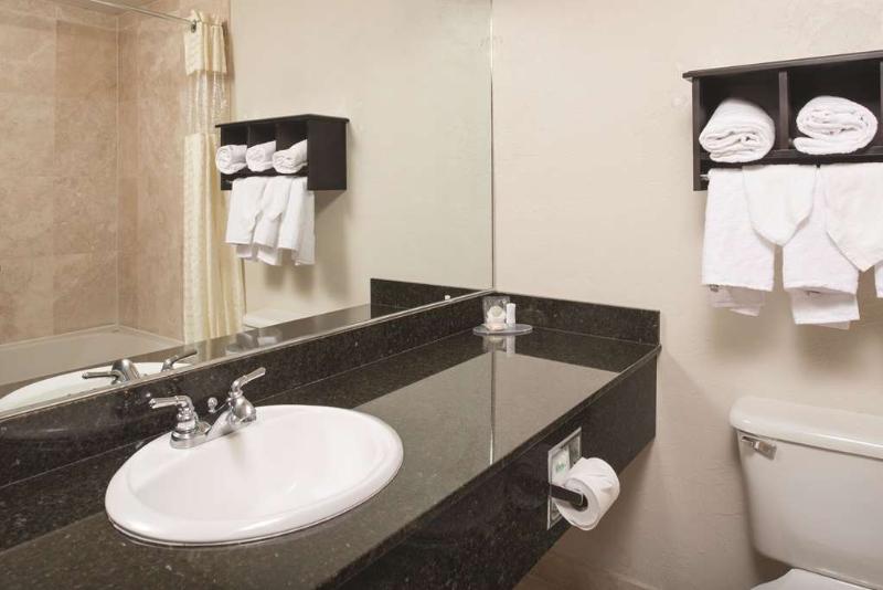 Best Western Plus Parkway Inn image