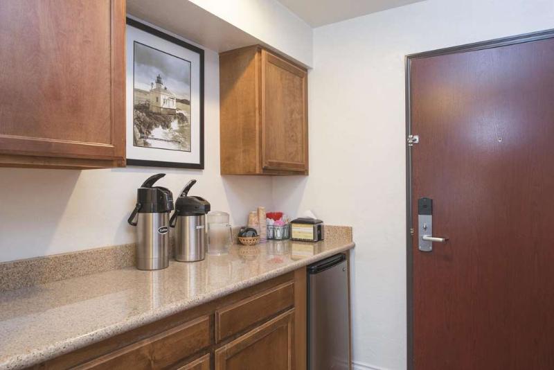 Best Western Plus Parkway Inn image