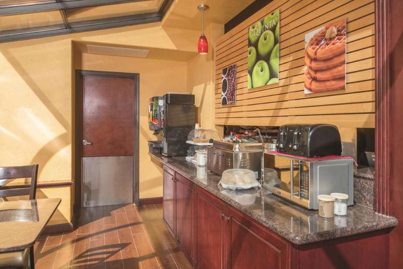 Best Western Plus Parkway Inn image