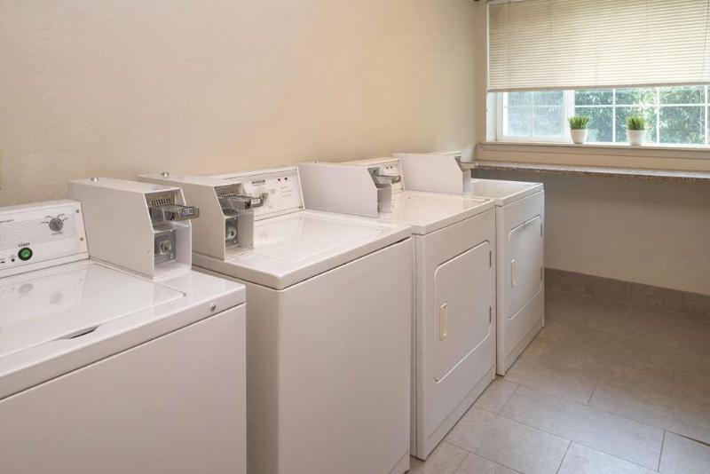 Best Western Plus Parkway Inn image