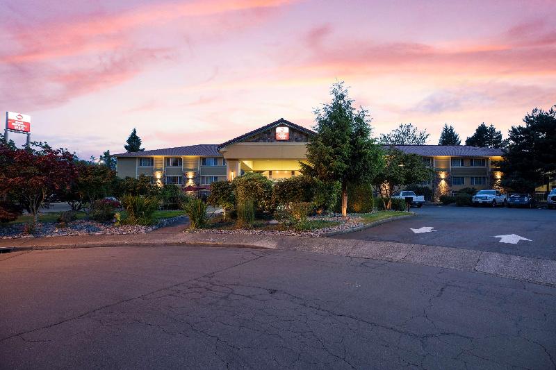 Best Western Plus Parkway Inn image