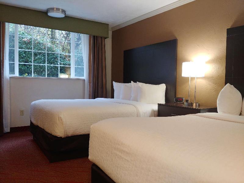 Best Western Plus Parkway Inn image
