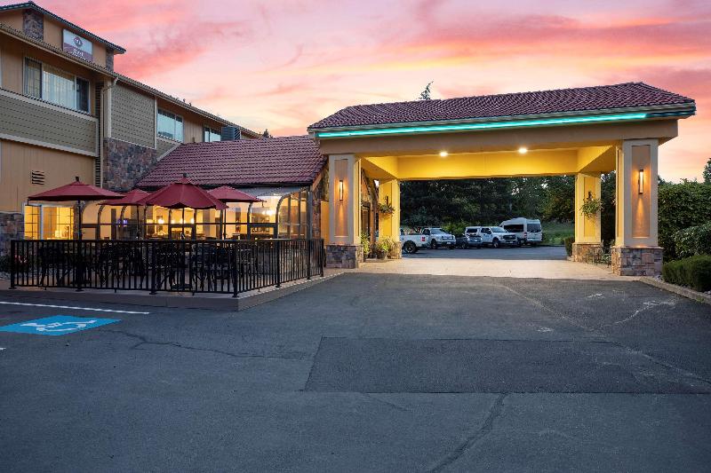 Best Western Plus Parkway Inn image