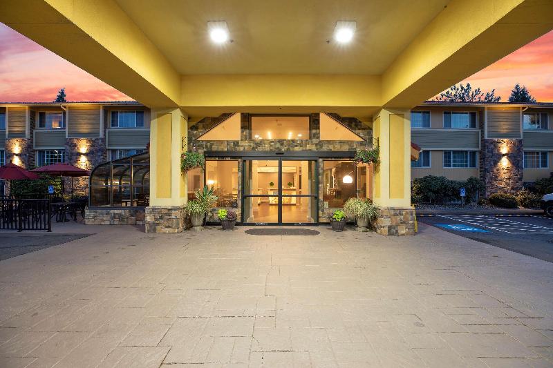Best Western Plus Parkway Inn image