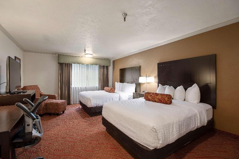 Best Western Plus Parkway Inn image
