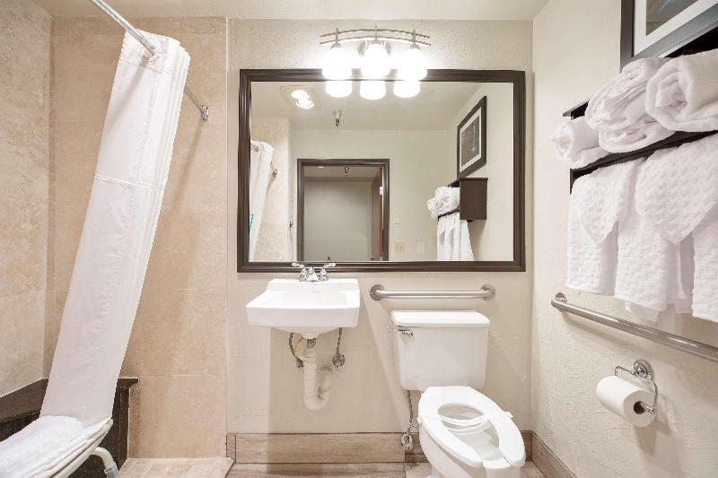 Best Western Plus Parkway Inn image
