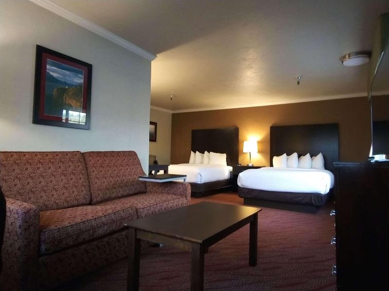 Best Western Plus Parkway Inn image