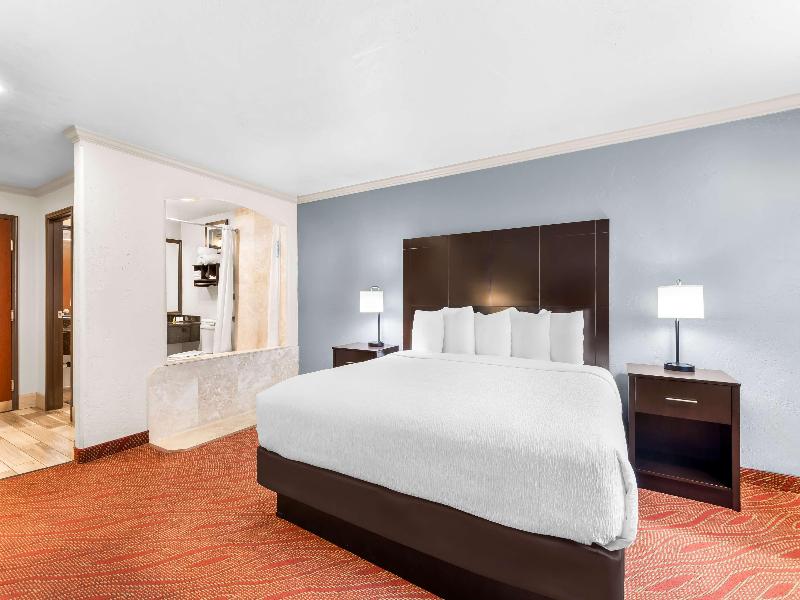 Best Western Plus Parkway Inn image