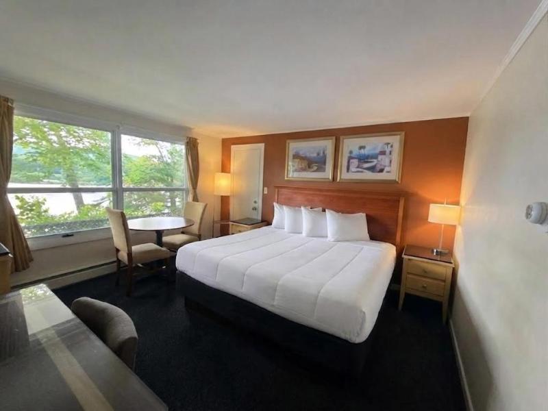 Sunset Motor Inn image