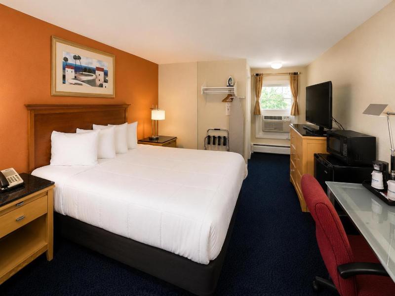 Sunset Motor Inn image