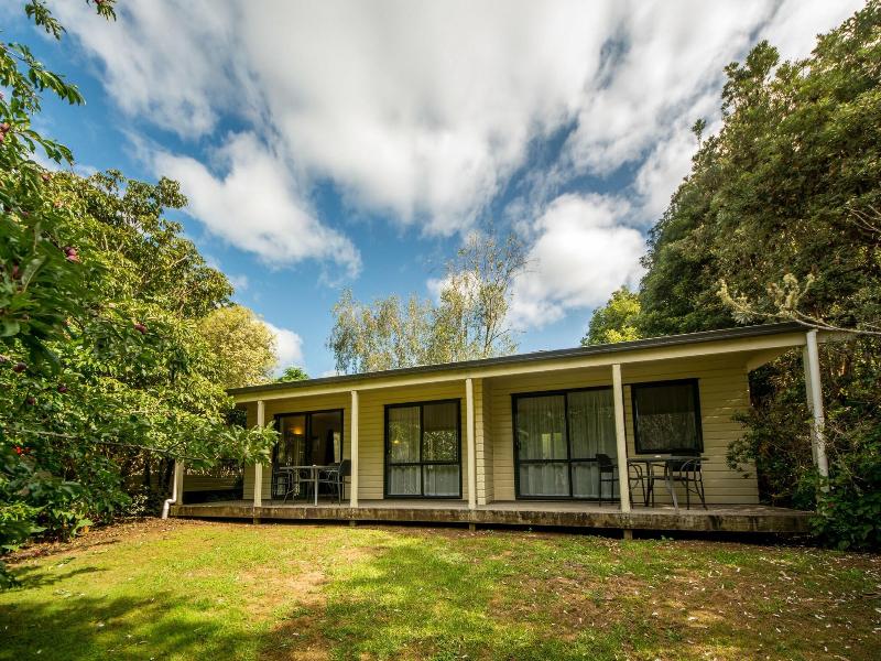 Kauri Park Motel image