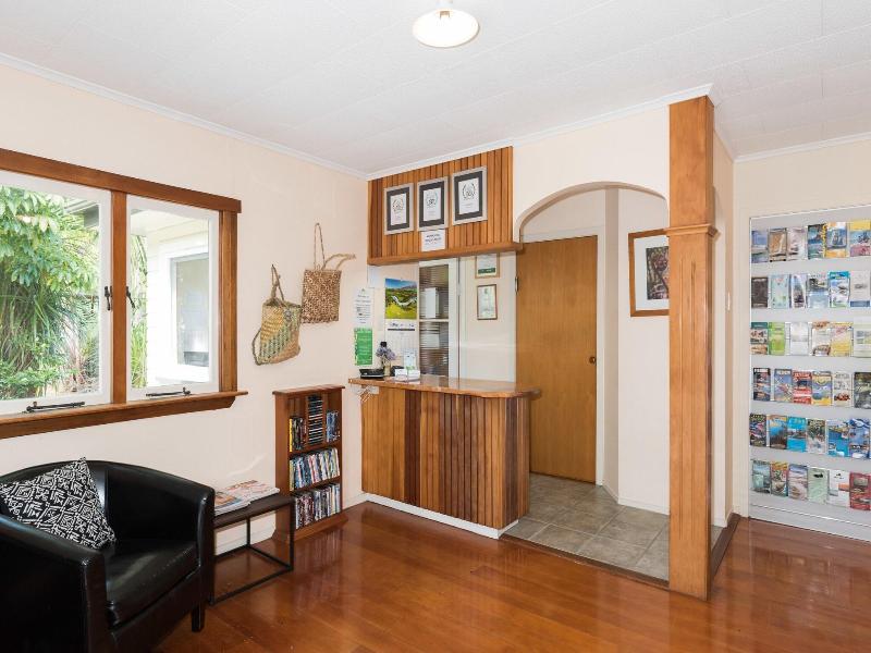 Kauri Park Motel image