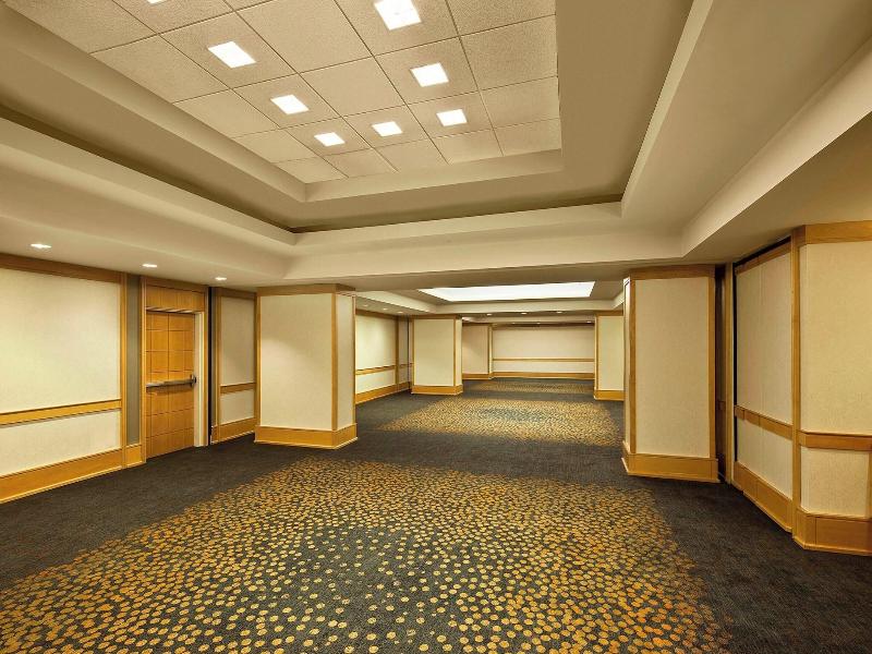 The Westin Arlington Gateway image
