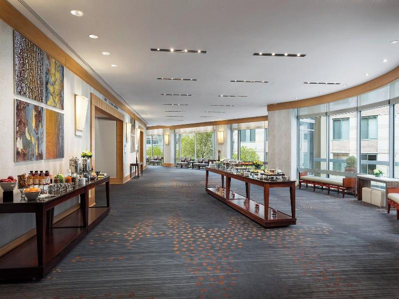 The Westin Arlington Gateway image
