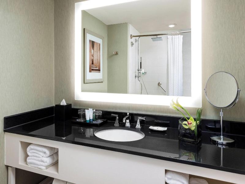 The Westin Arlington Gateway image