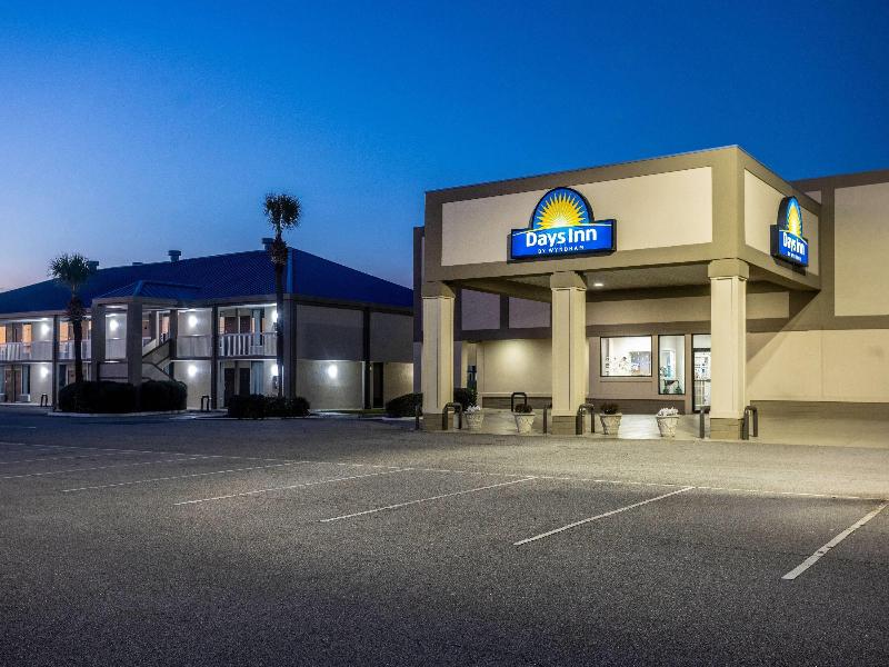 Days Inn By Wyndham Adel — exterior view