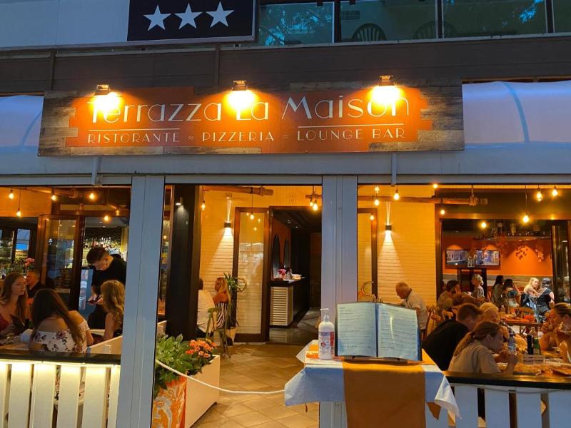 La Maison Hotel image