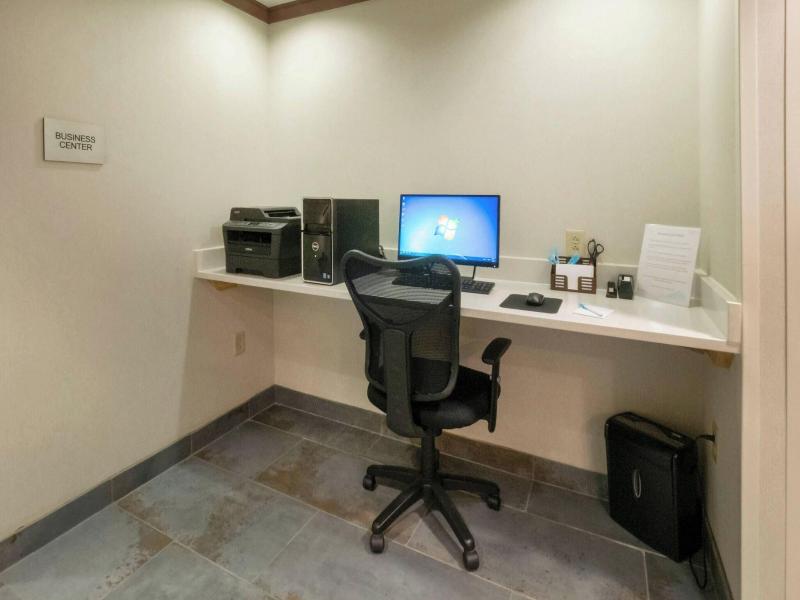 Fairfield Inn & Suites by Marriott Hazleton image