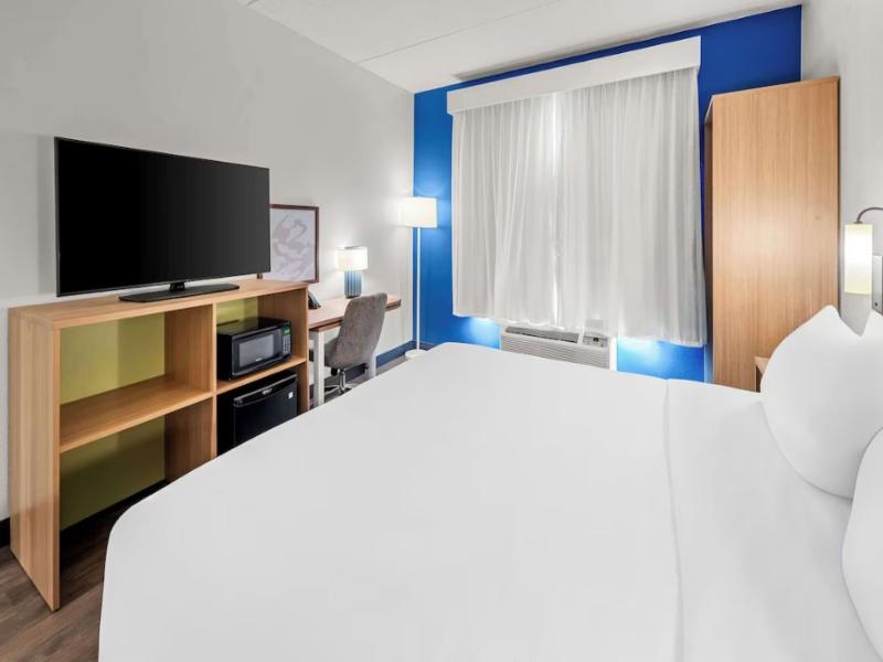 Spark By Hilton Woodbridge image