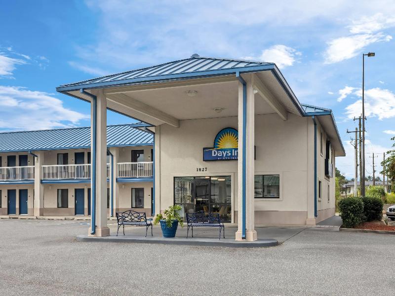 Days Inn By Wyndham Valdosta I-75 — general view