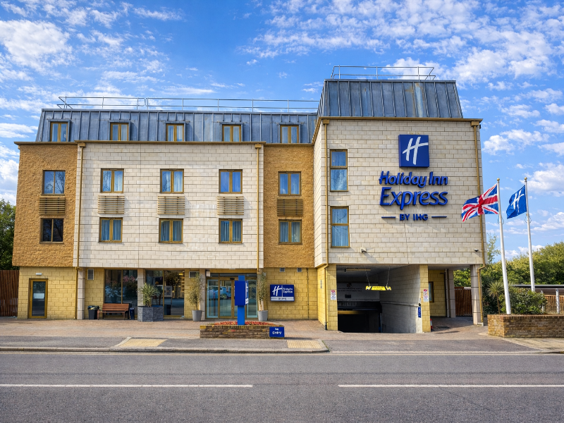 Holiday Inn Express Windsor image