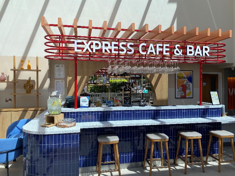 Holiday Inn Express Windsor image