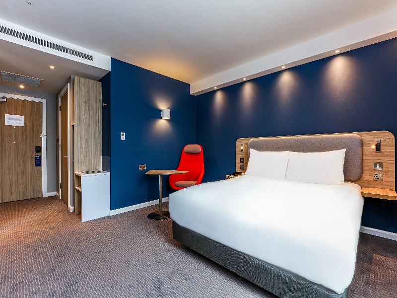Holiday Inn Express Windsor image