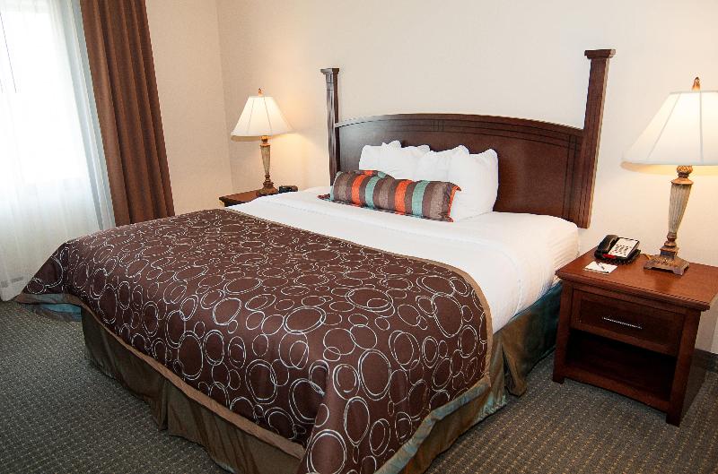Staybridge Suites Wichita — photo 28