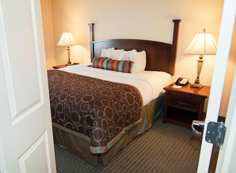 Staybridge Suites Wichita — photo 33
