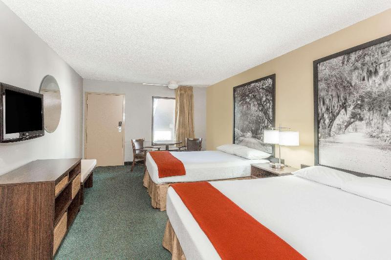 Bed room
