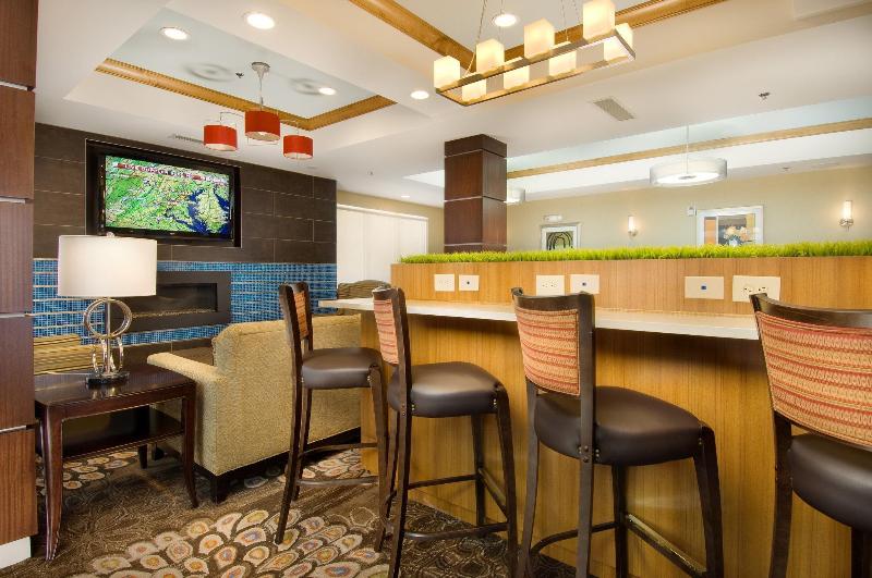 HOLIDAY INN EXPRESS HOTEL AND SUITES ALEXANDRIA - FORT BELVOIR