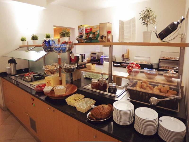 Hotel Nederland image