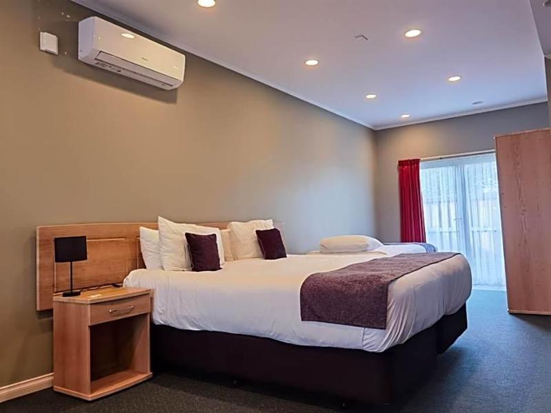 Cornwall Motor Lodge image