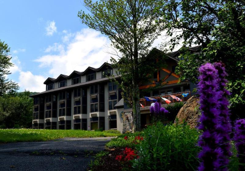 The valley Inn Ascend Collection image