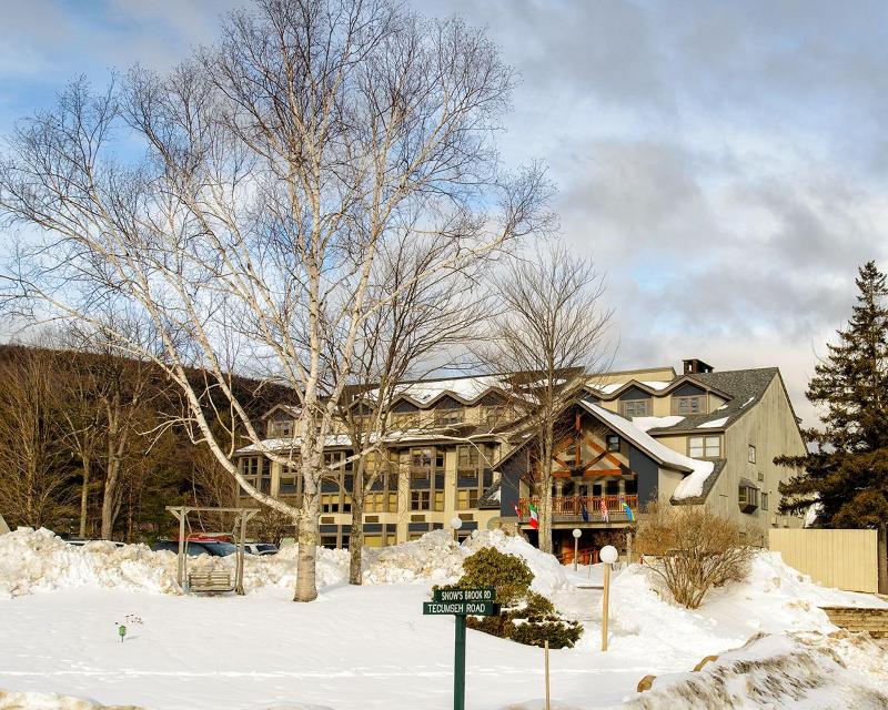 The valley Inn Ascend Collection image