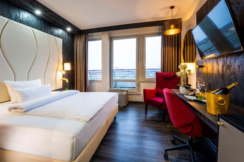 PLAZA Premium Schwerin — photo 17