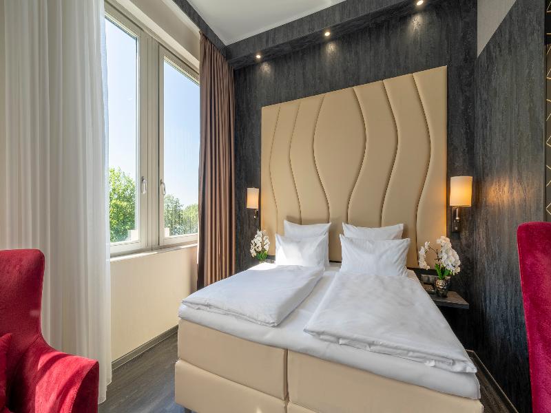 PLAZA Premium Schwerin — photo 21