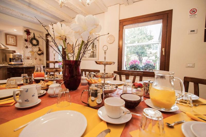 3749 Ponte Chiodo Guest House image