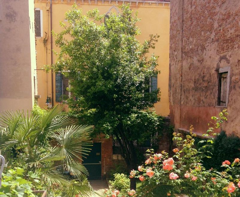 3749 Ponte Chiodo Guest House image