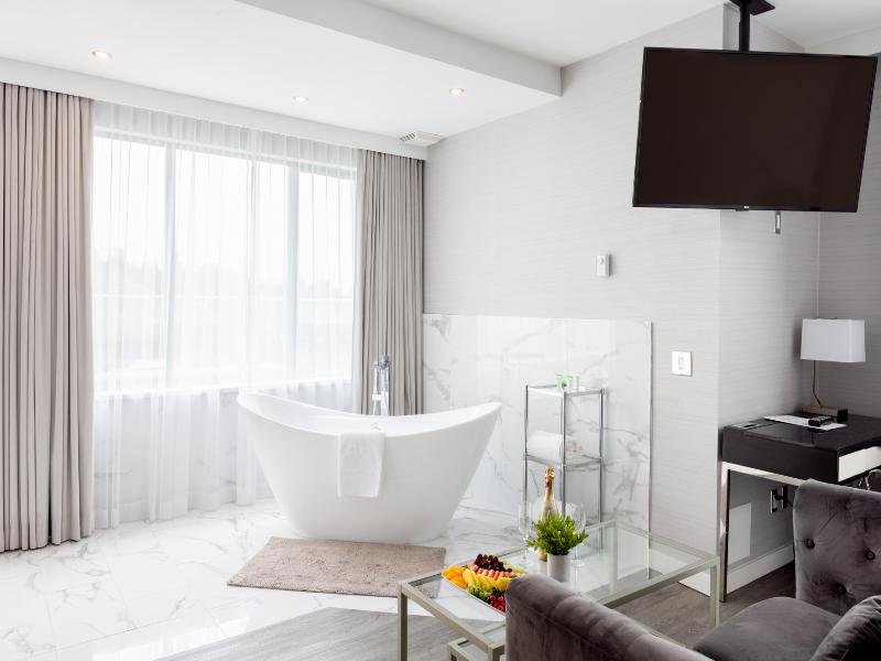 Executive Plaza Hotel Conference Ctr Coquitlam BC image