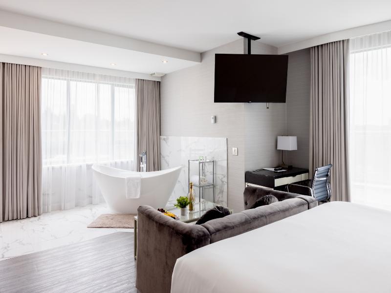 Executive Plaza Hotel Conference Ctr Coquitlam BC image