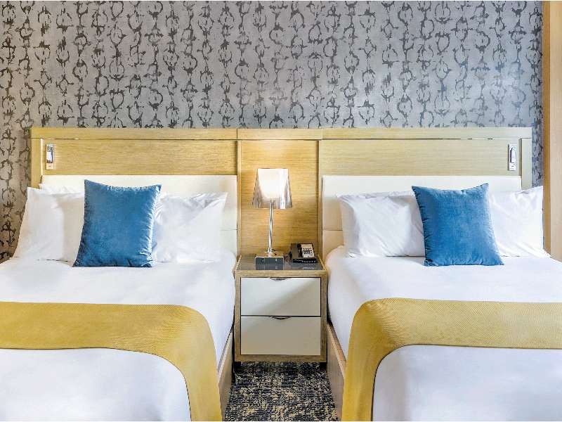 Executive Plaza Hotel Conference Ctr Coquitlam BC image