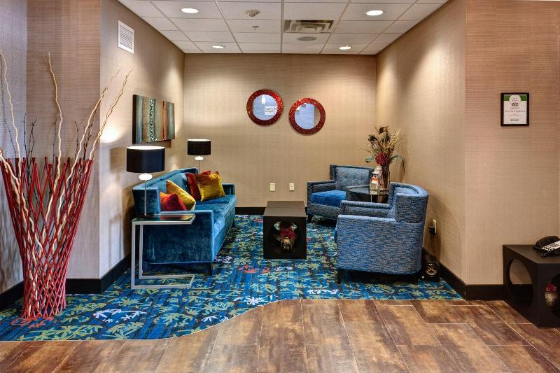 Holiday Inn Express Wichita Northwest - Airport Ar