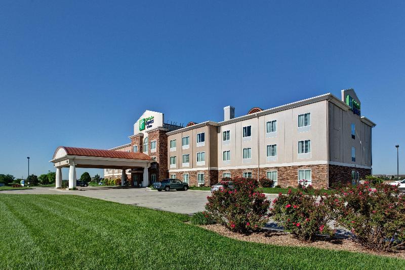 Holiday Inn Express Wichita Northwest - Airport Ar